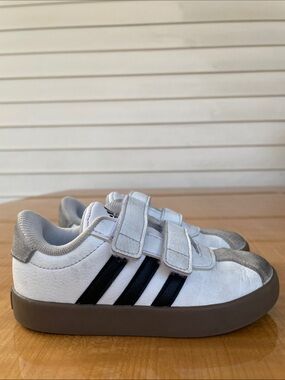 Adidas Kids White and Black Velcro Sneakers Size 9 Baby Toddler